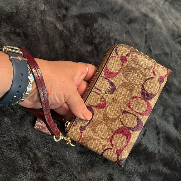 Coach Multicolor Signature double Wristlet #61/2”X4